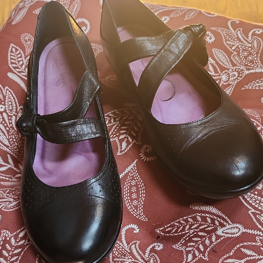 EUC Dansko Black Mary Jane Flats Size 9